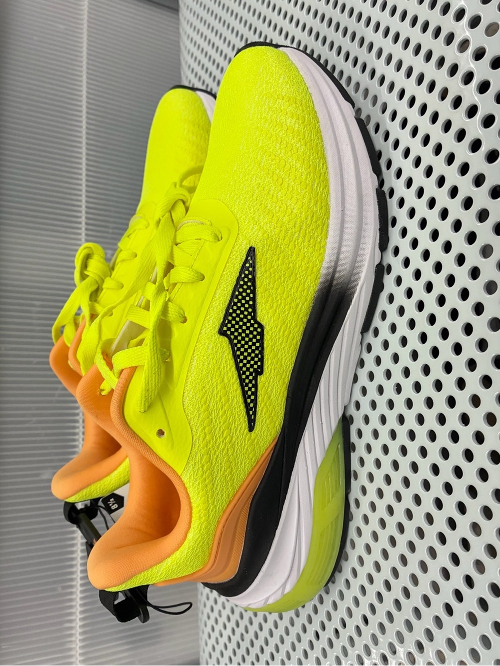 NEW AVIA Hypersonic Gel Running Shoes Athletic Performance Sneakers Size 8.5M